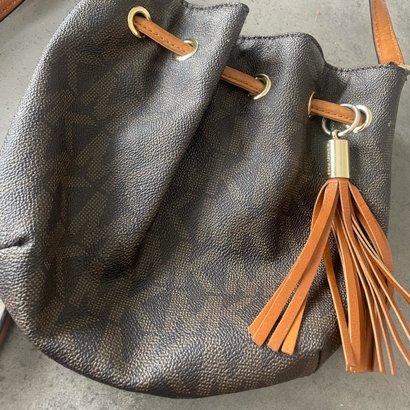 Michael Kors Bucket Bag - Picture 4 of 4